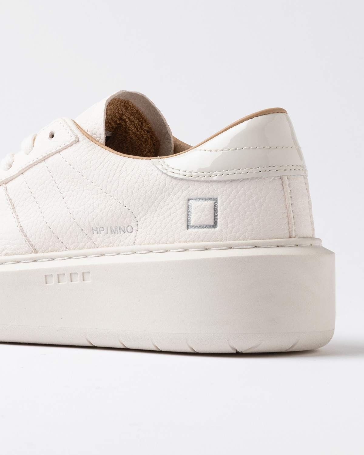 D.A.T.E.: HILL PLATFORM MONO MILK