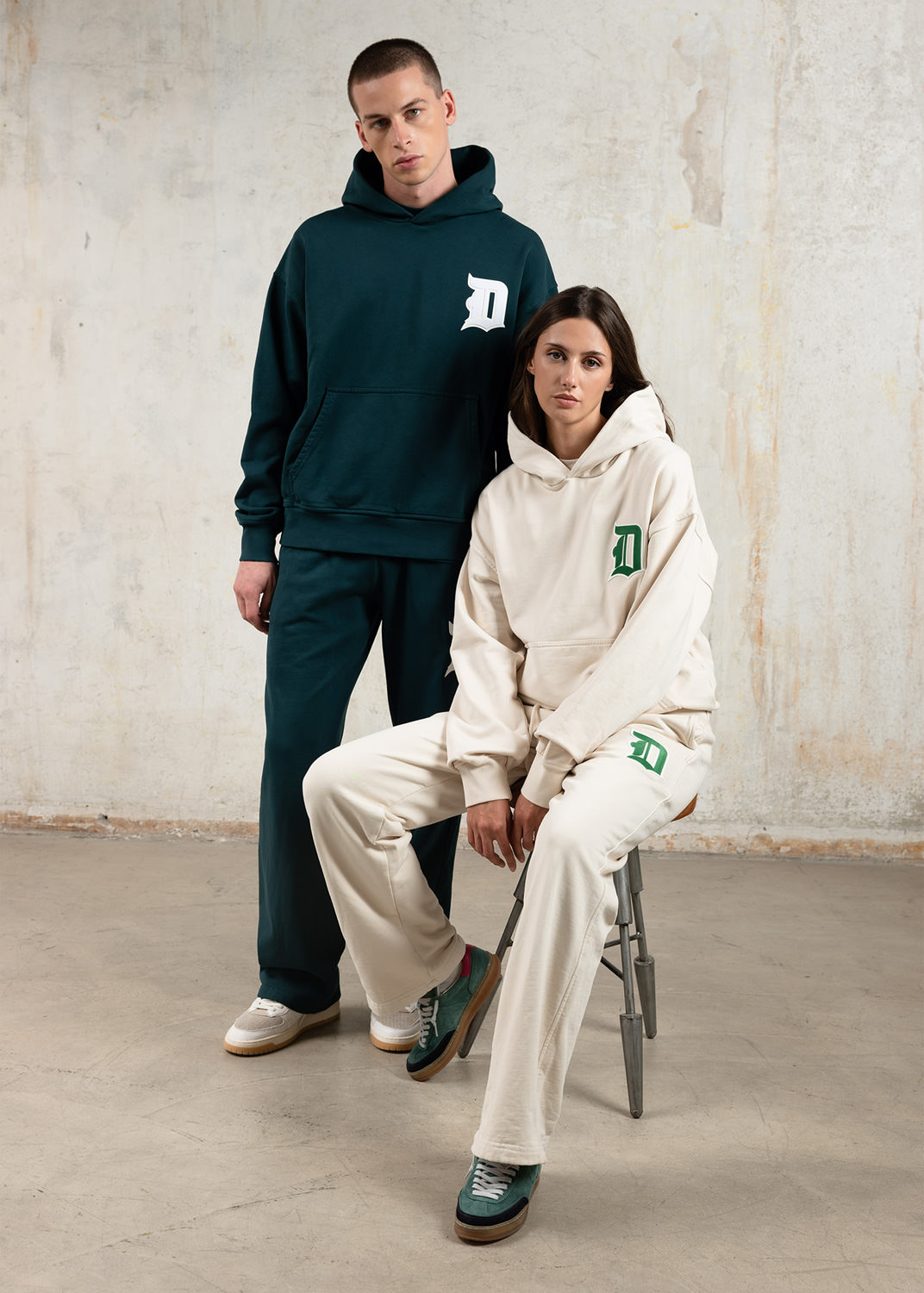 D.A.T.E.: HOODIE LETTER GREEN