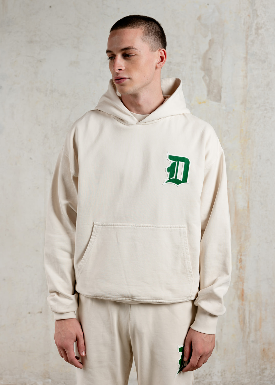 D.A.T.E.: HOODIE LETTER IVORY