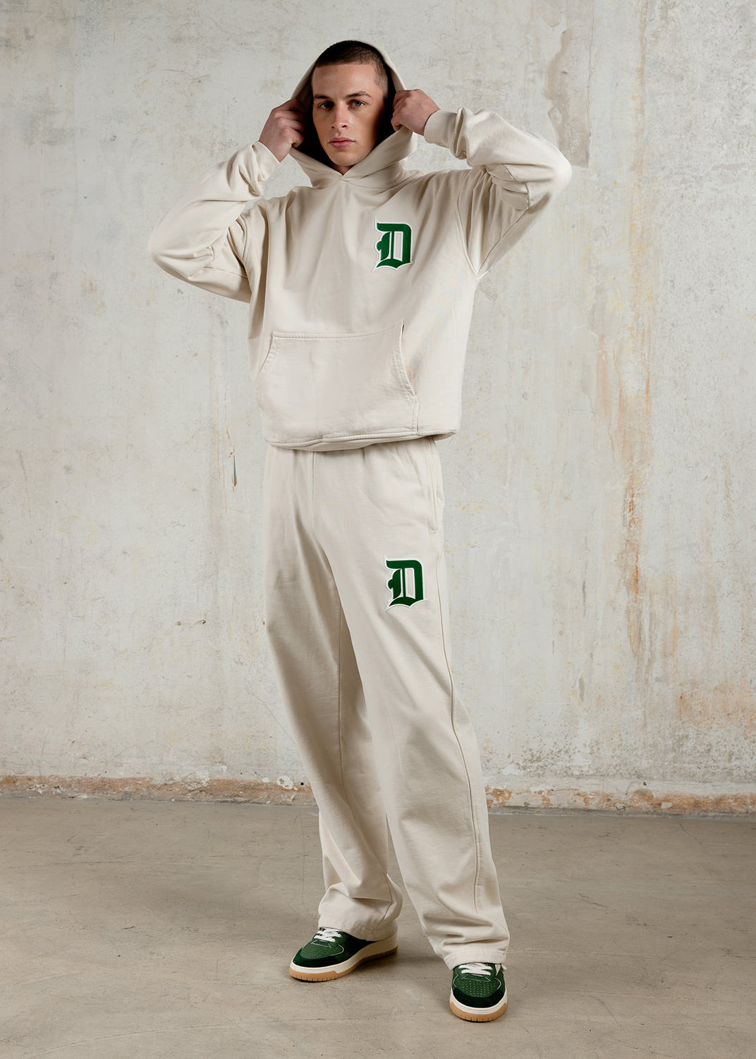 D.A.T.E.: HOODIE LETTER IVORY