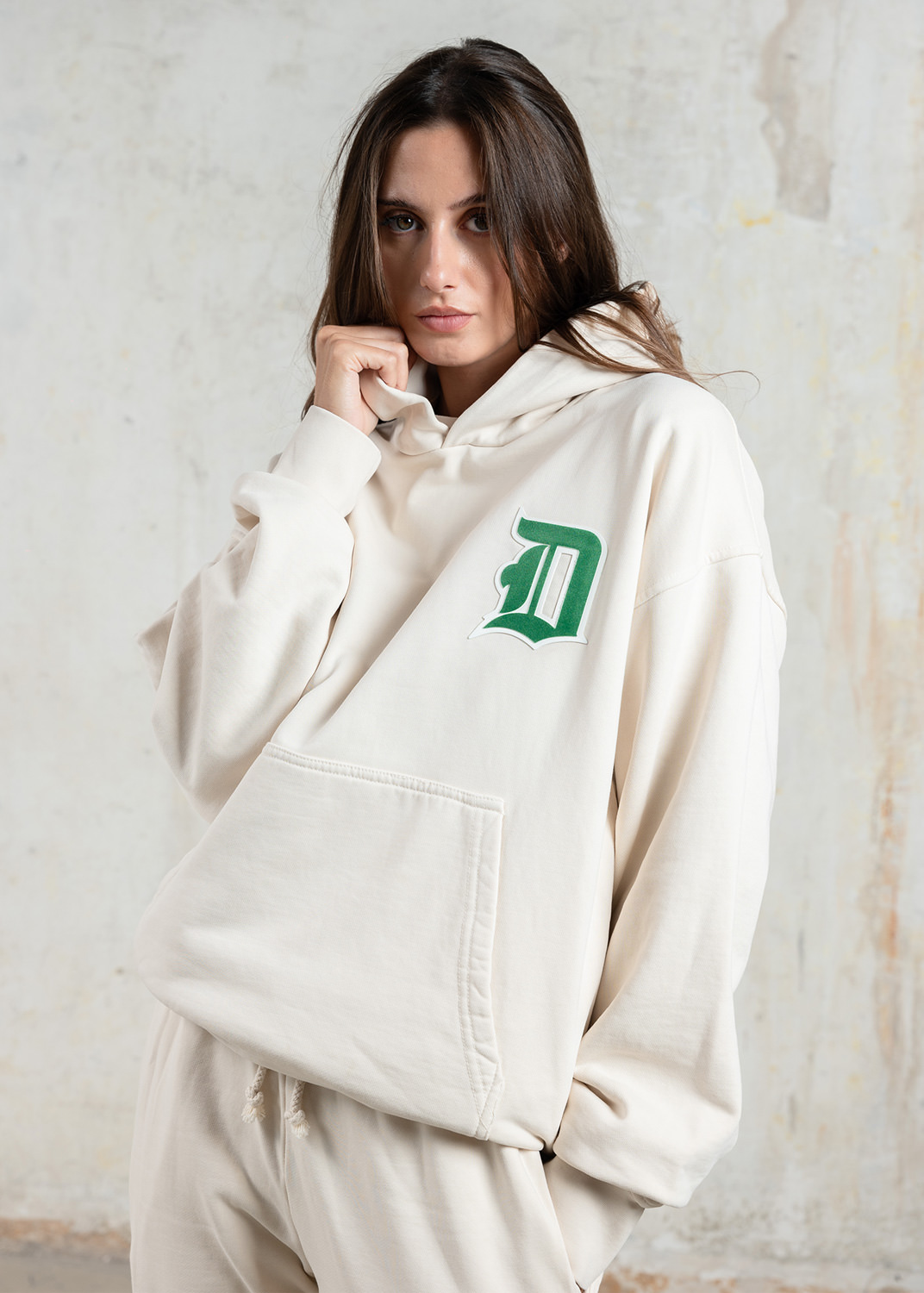 D.A.T.E.: HOODIE LETTER IVORY