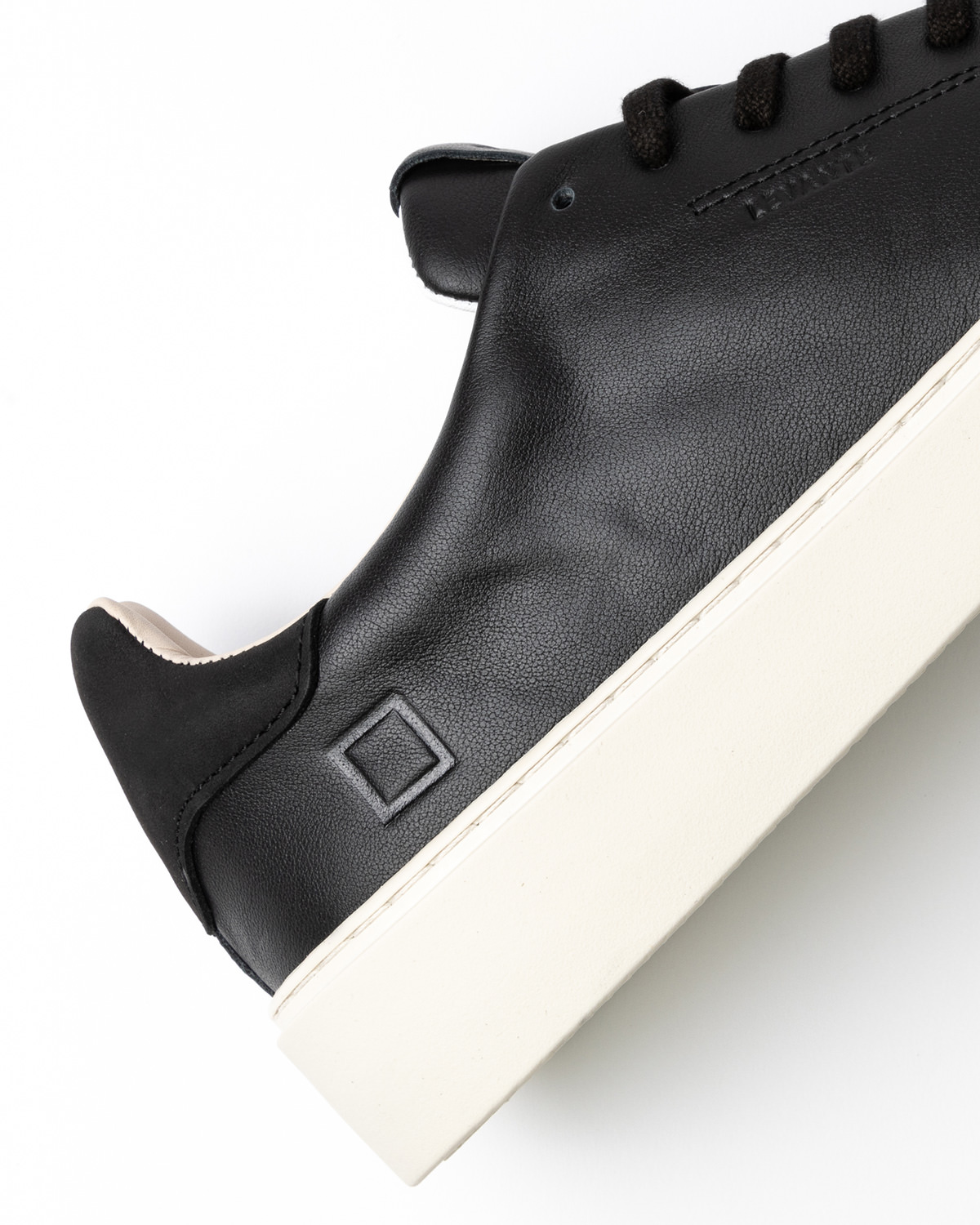 D.A.T.E.: LEVANTE CALF BLACK