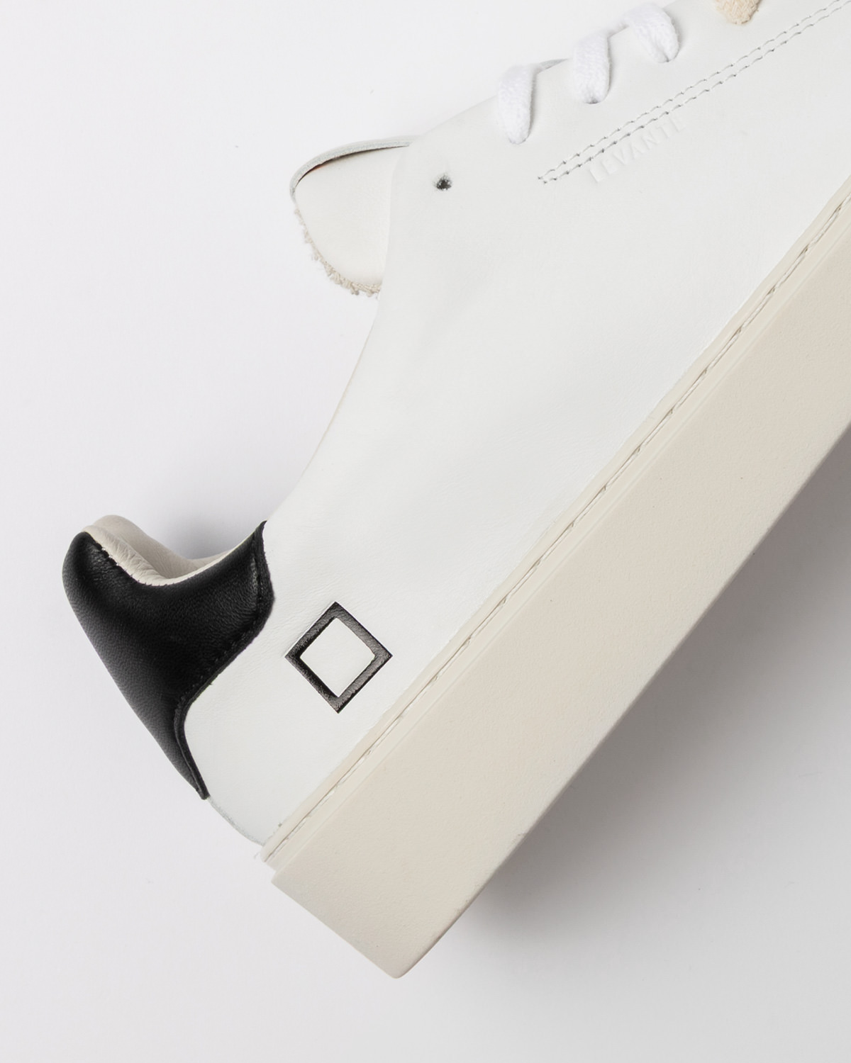 D.A.T.E.: LEVANTE CALF WHITE-BLACK