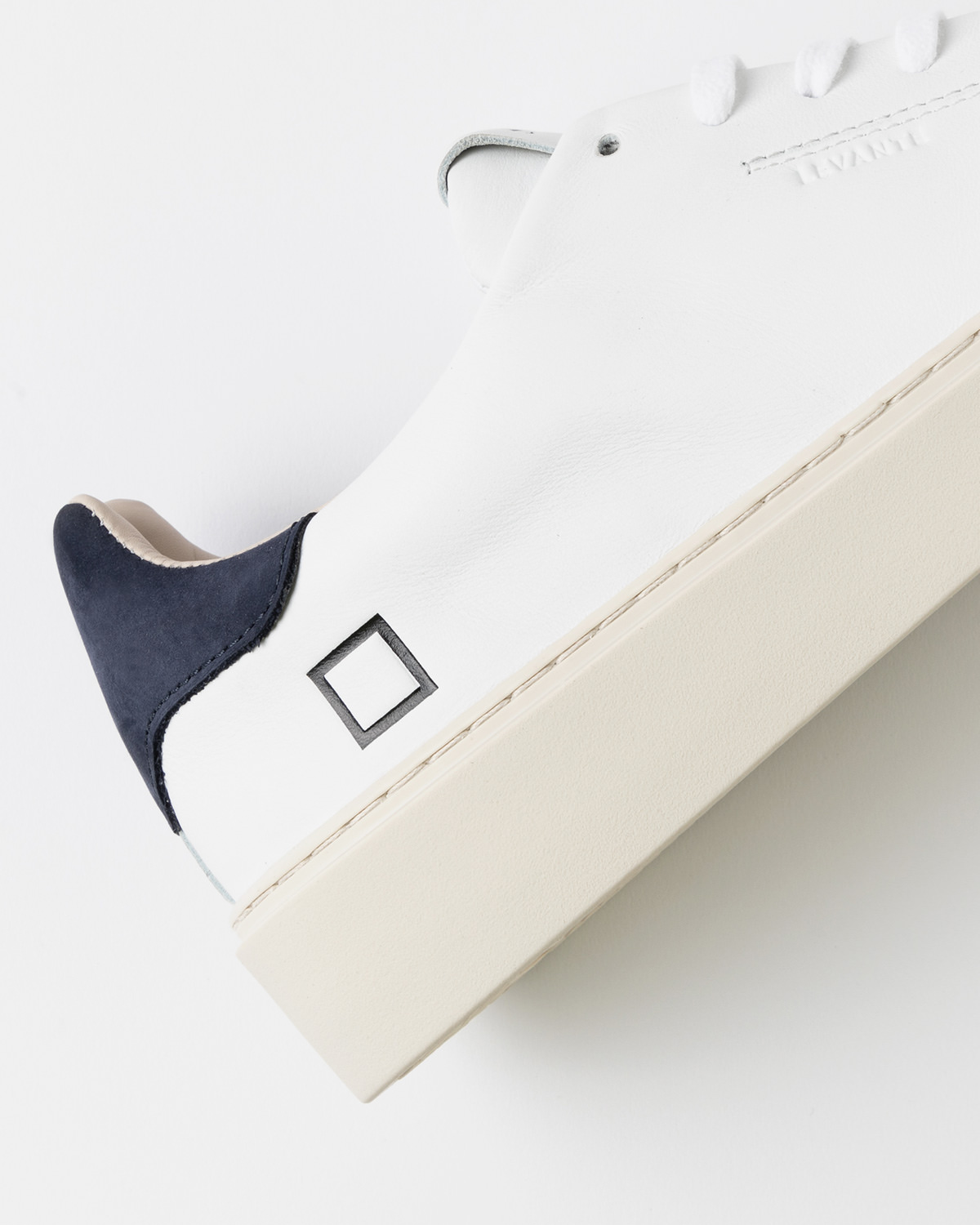 D.A.T.E.: LEVANTE CALF WHITE-BLUE