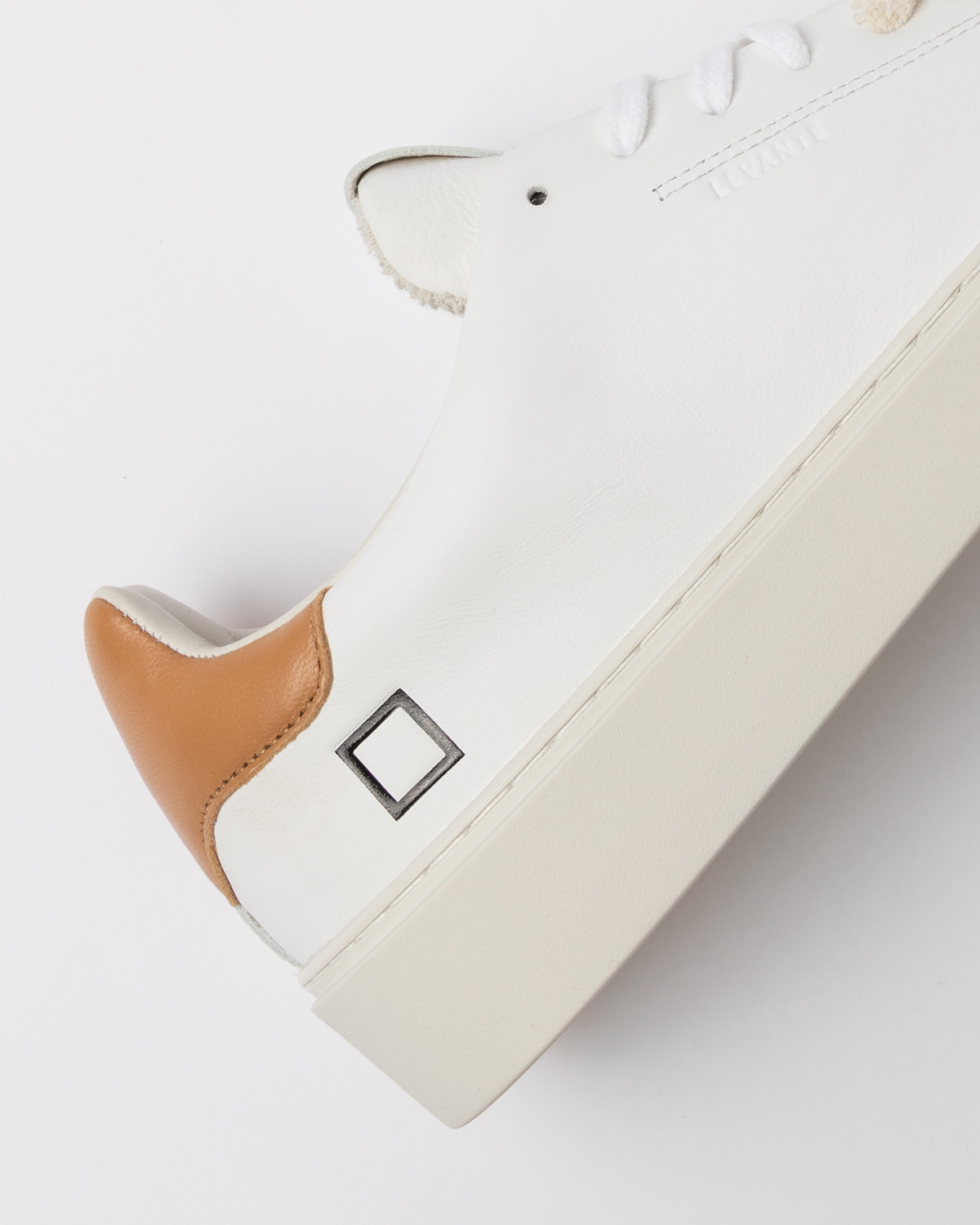 D.A.T.E.: LEVANTE CALF WHITE-CUOIO