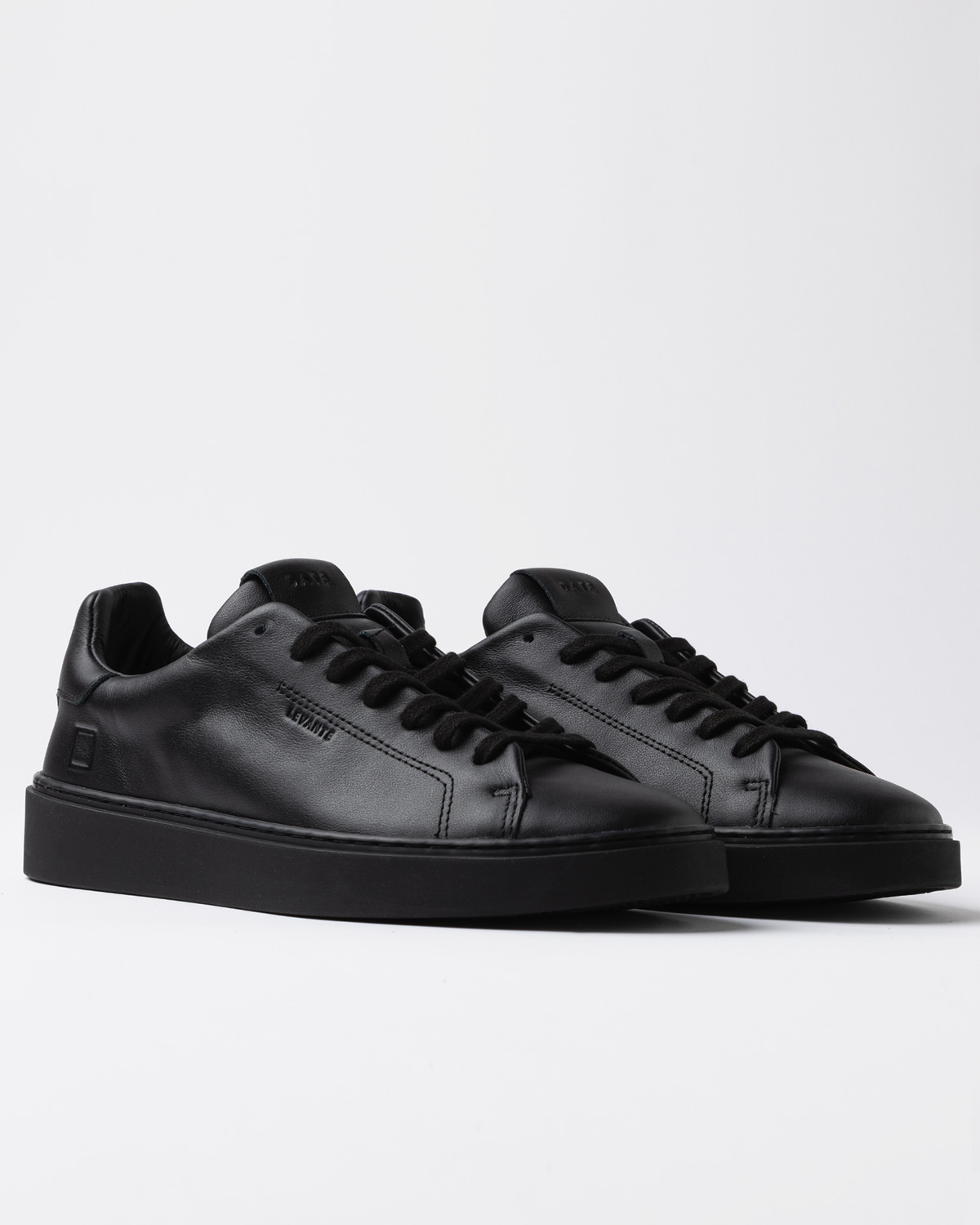 D.A.T.E.: LEVANTE MONO BLACK