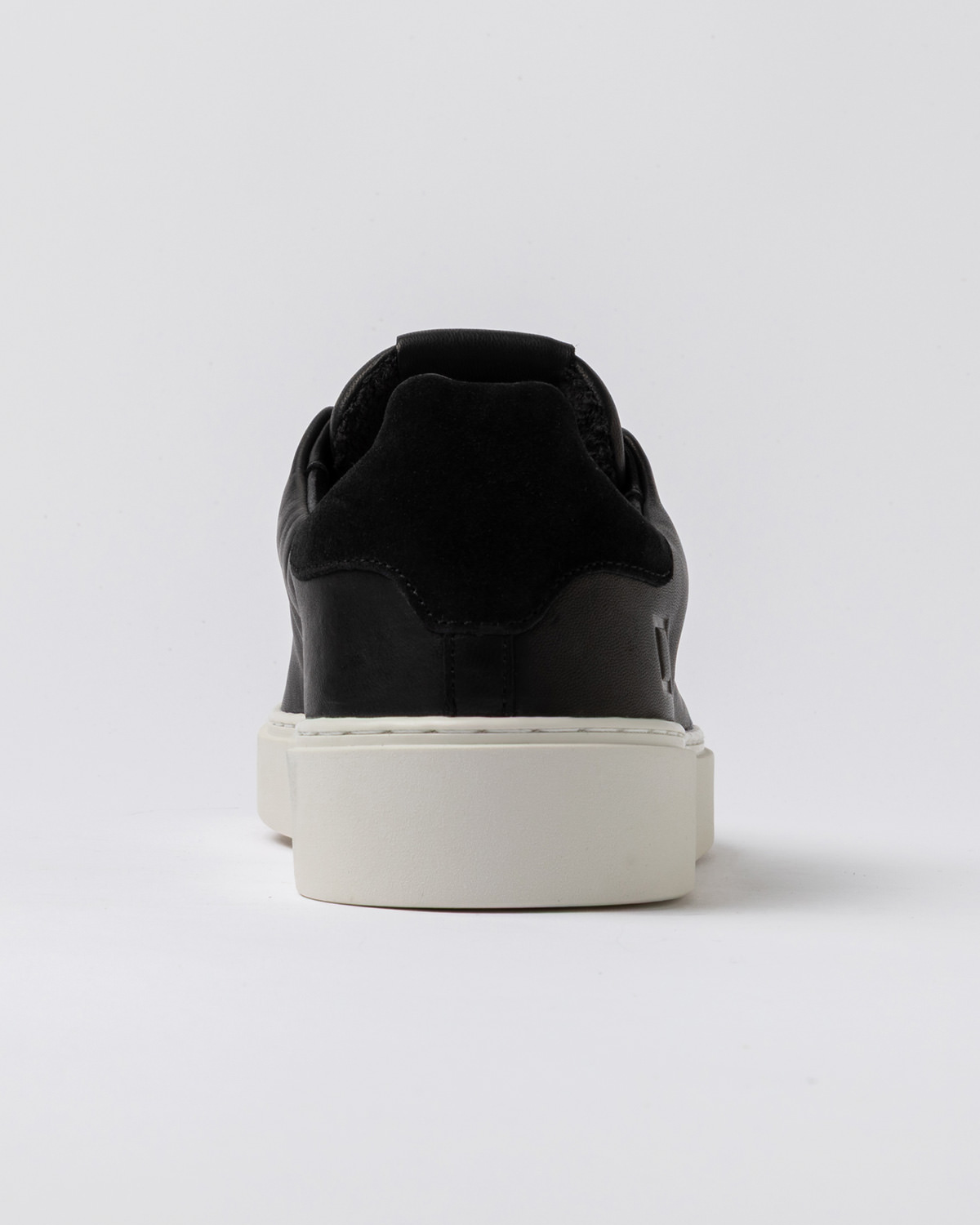 D.A.T.E.: LEVANTE SOFT BLACK