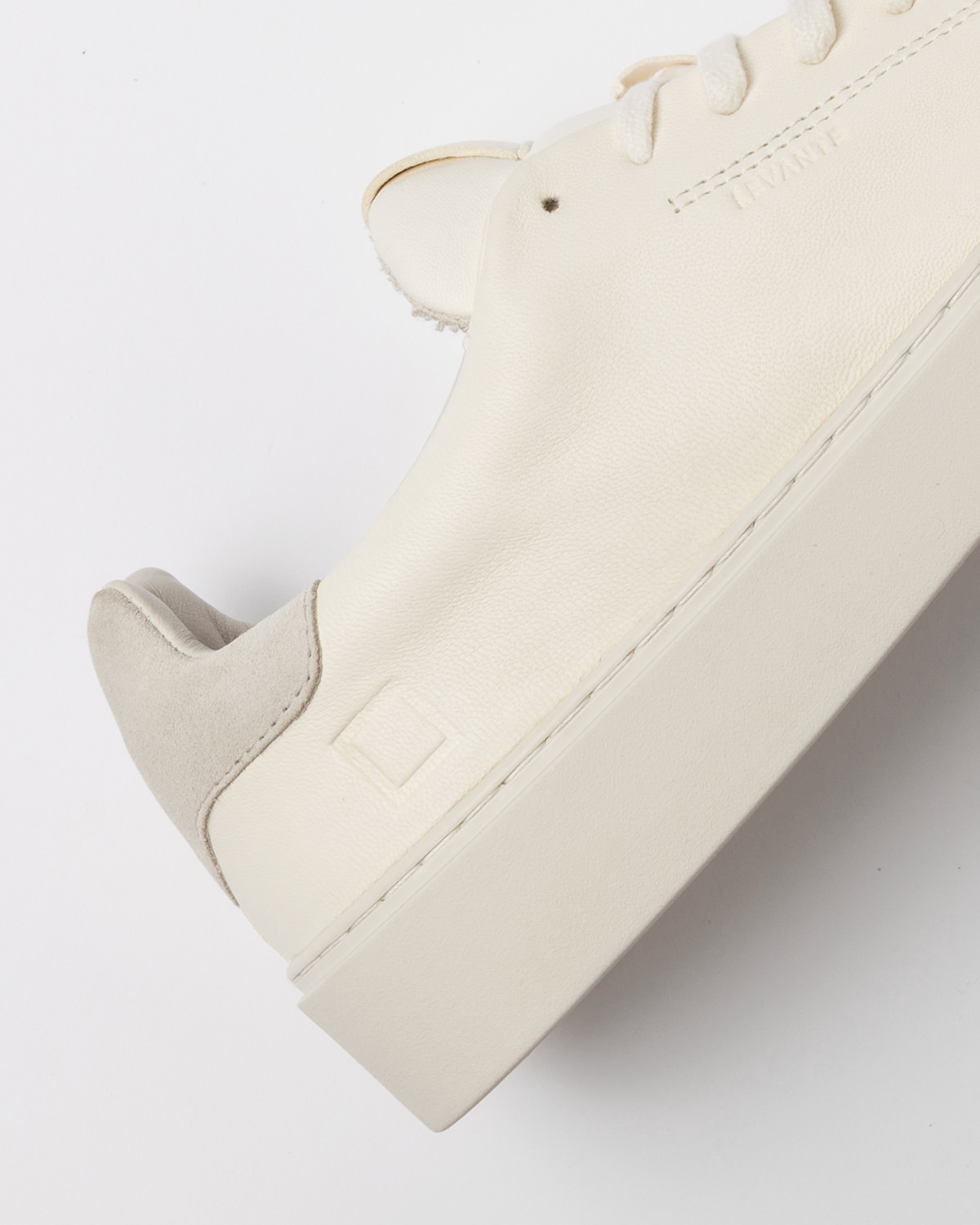 D.A.T.E.: LEVANTE SOFT IVORY