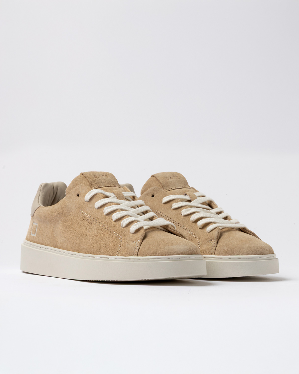 D.A.T.E.: LEVANTE SUEDE BEIGE
