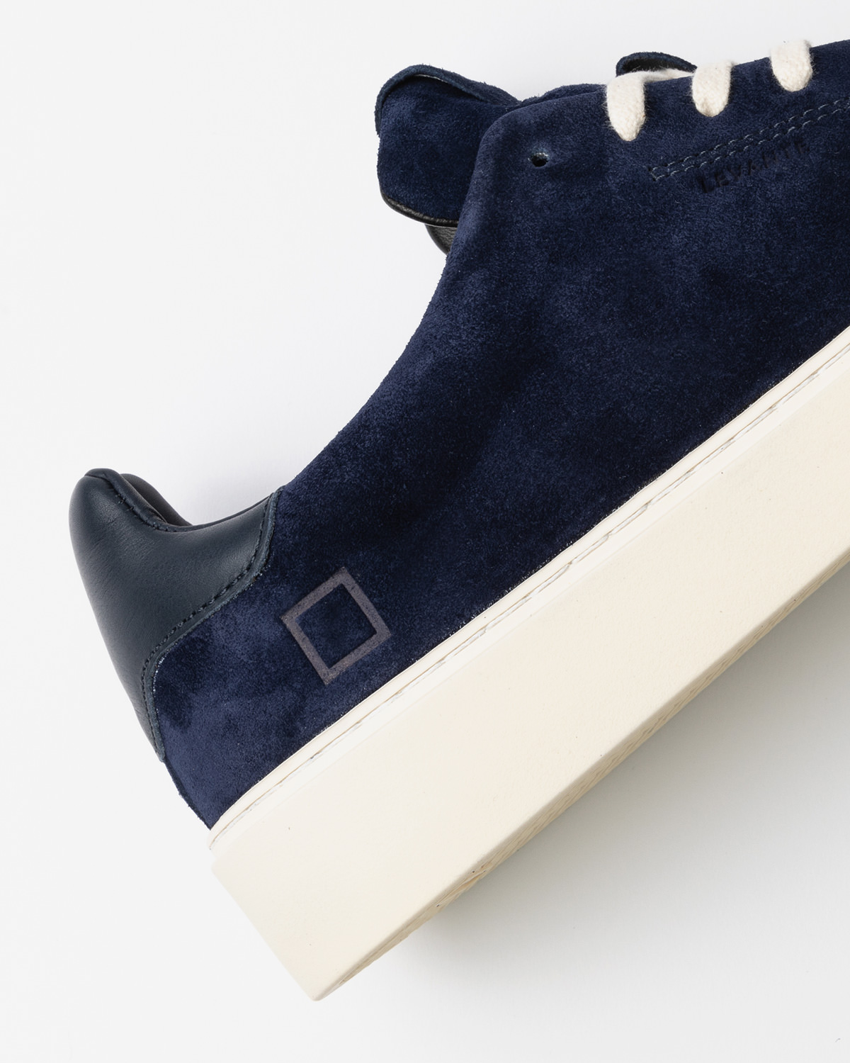 D.A.T.E.: LEVANTE SUEDE BLUE
