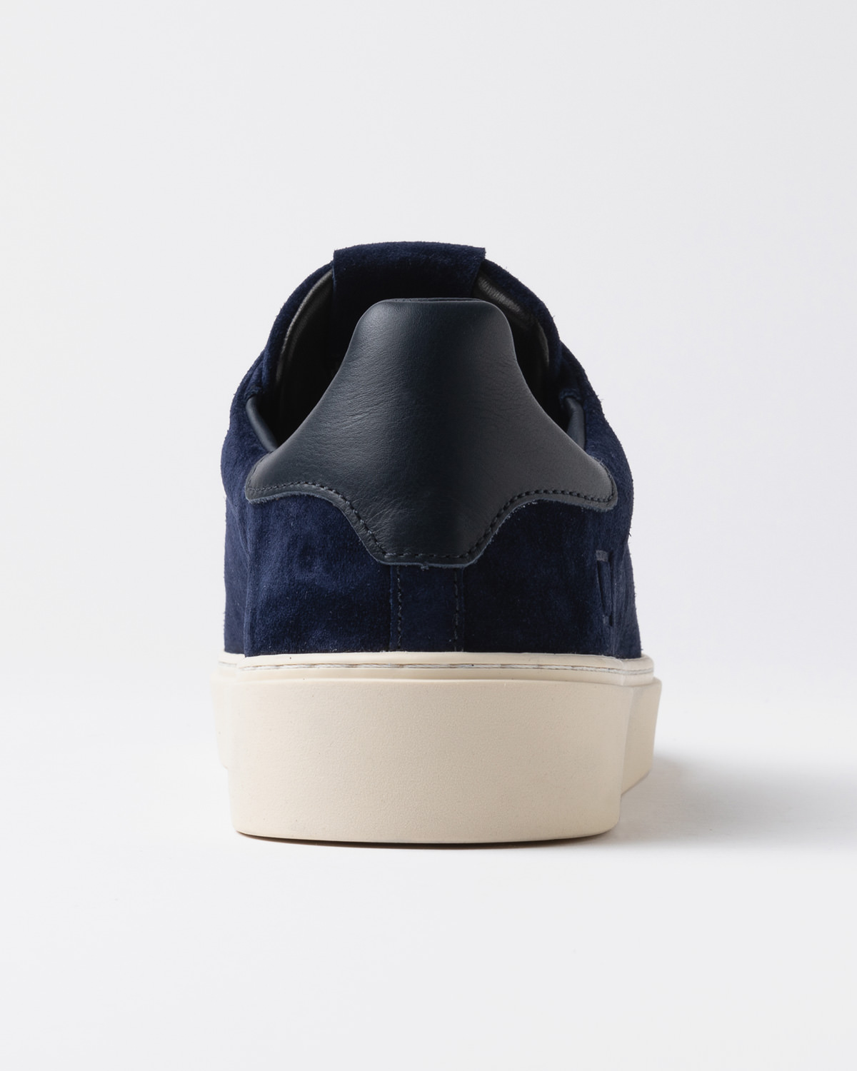 D.A.T.E.: LEVANTE SUEDE BLUE