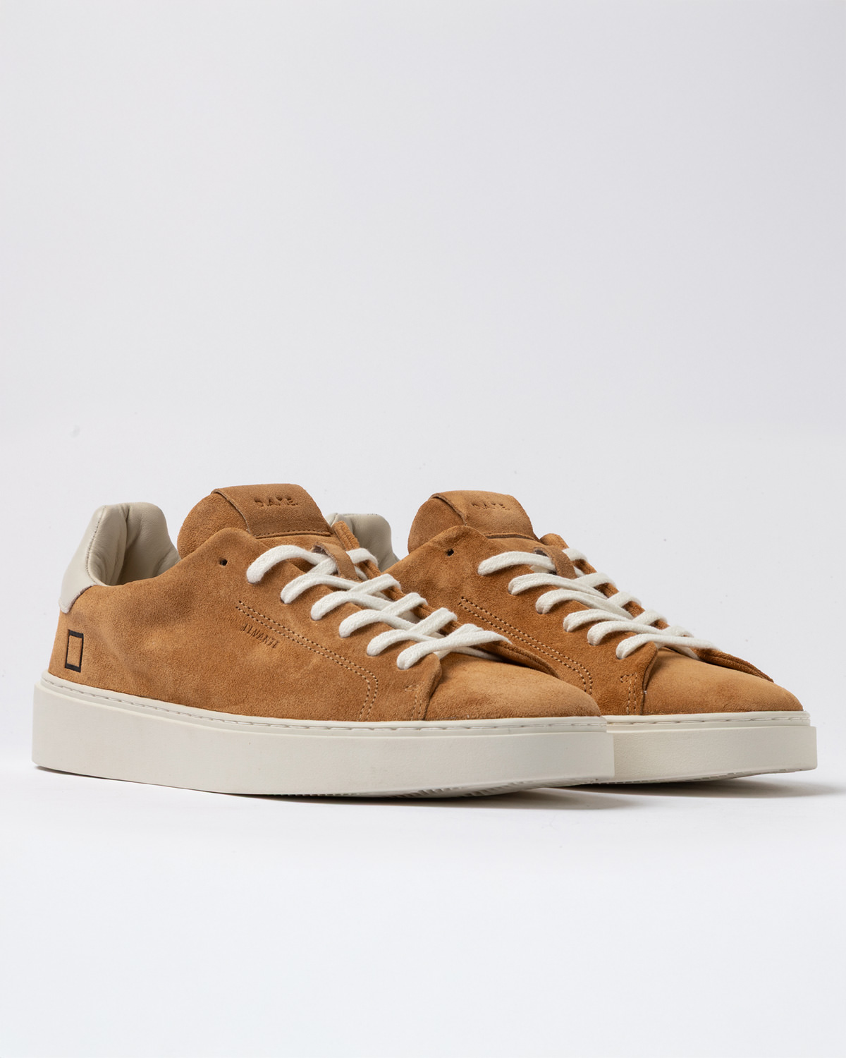 D.A.T.E.: LEVANTE SUEDE CUOIO