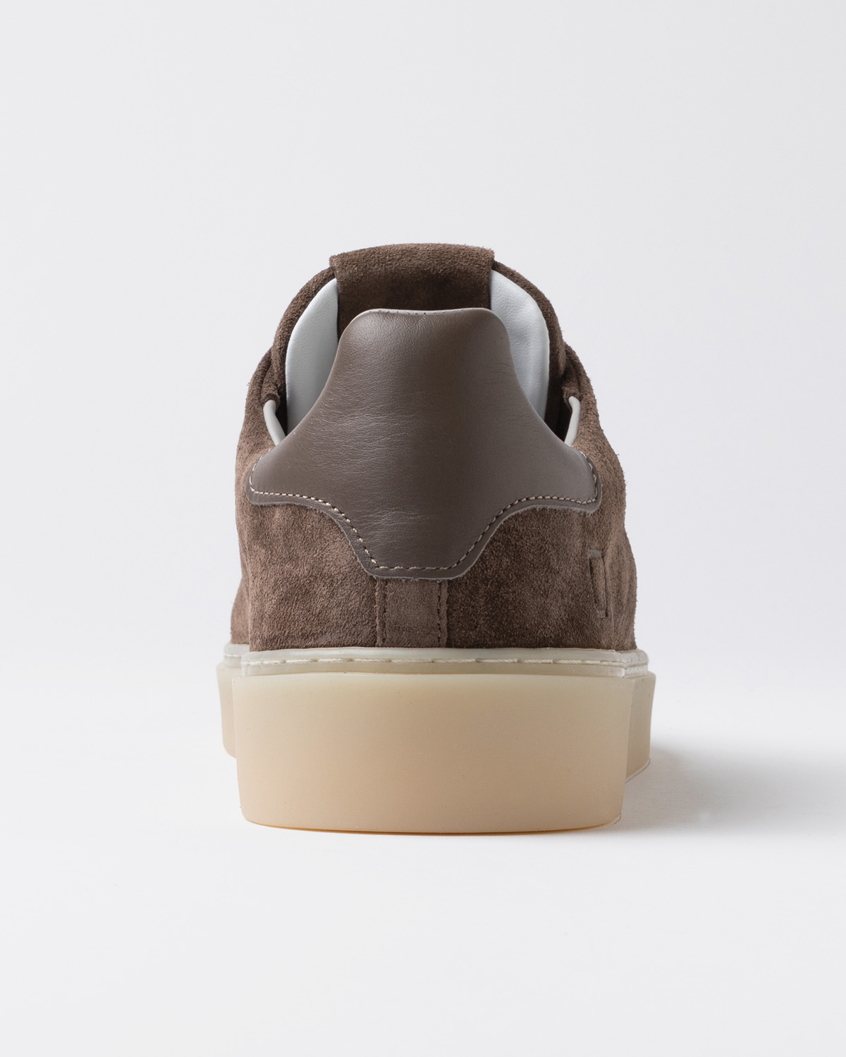 D.A.T.E.: LEVANTE SUEDE TAUPE