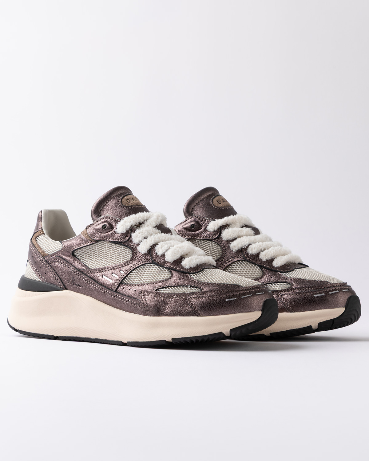 D.A.T.E.: MUSA LAMINATED TAUPE