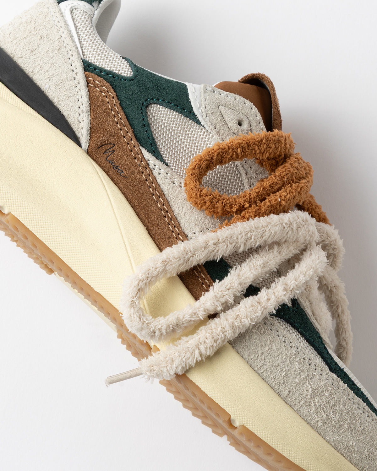 D.A.T.E.: MUSA MONO IVORY