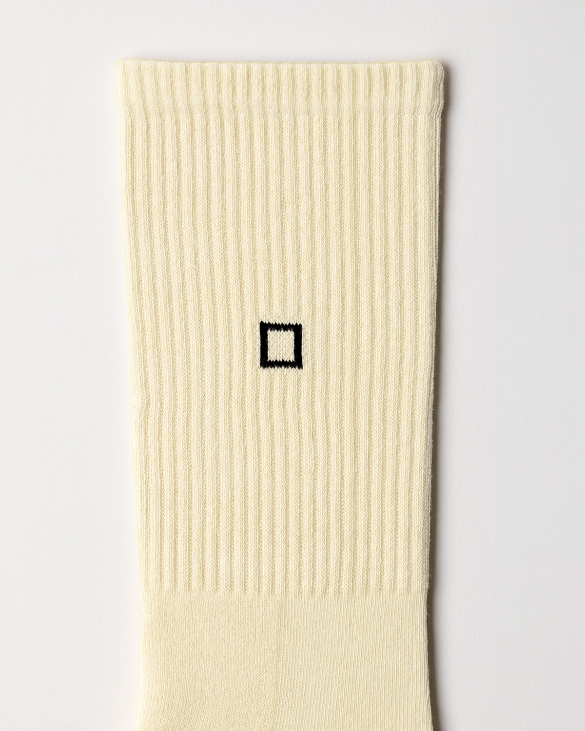 D.A.T.E.: SOCKS BASIC IVORY