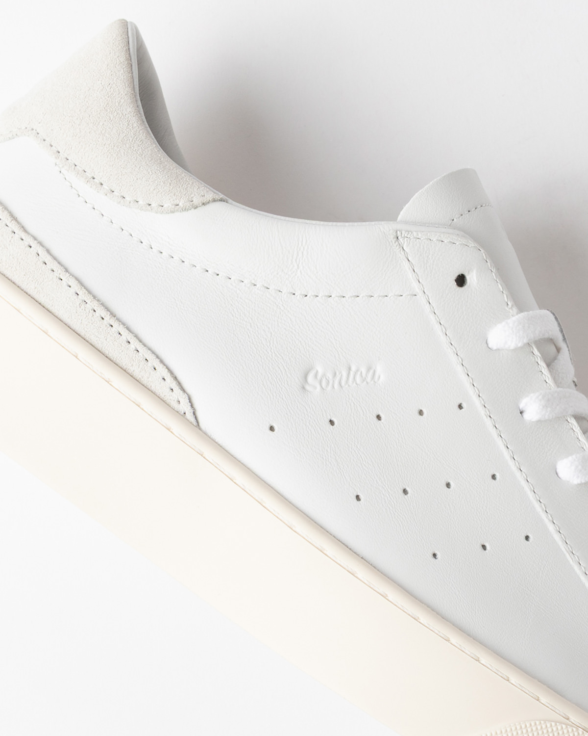 D.A.T.E.: SONICA CALF WHITE