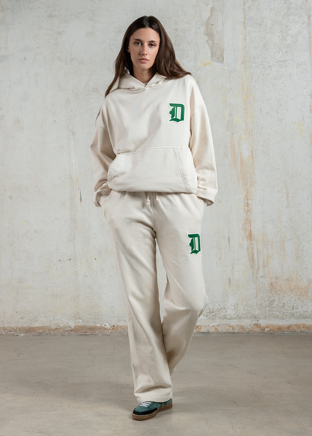 D.A.T.E.: SWEATPANTS LETTER IVORY