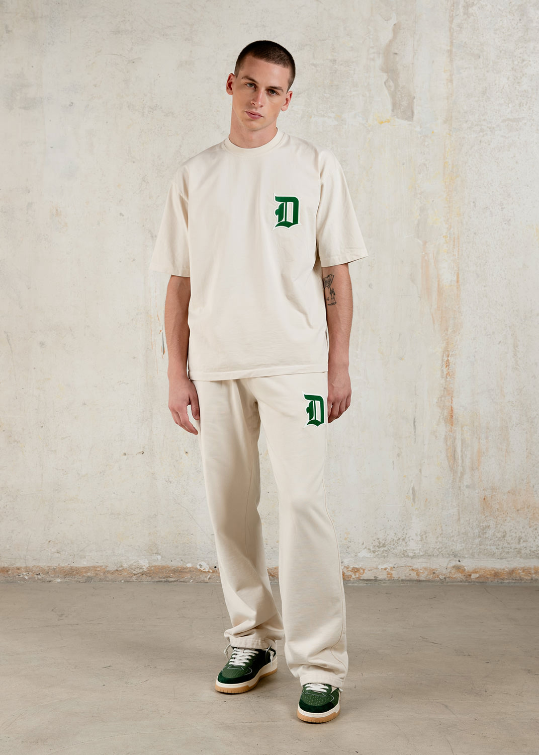 D.A.T.E.: SWEATPANTS LETTER IVORY