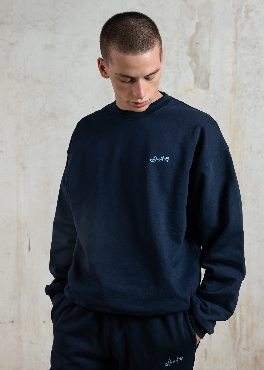 D.A.T.E.: SWEATSHIRT SOFT BLUE