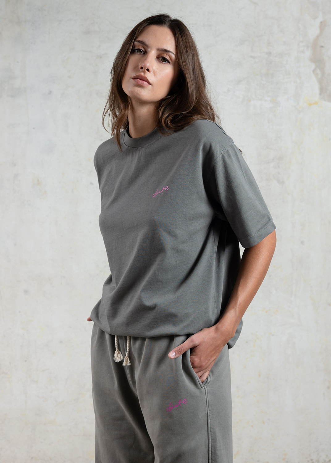 D.A.T.E.: T-SHIRT SOFT GRAY