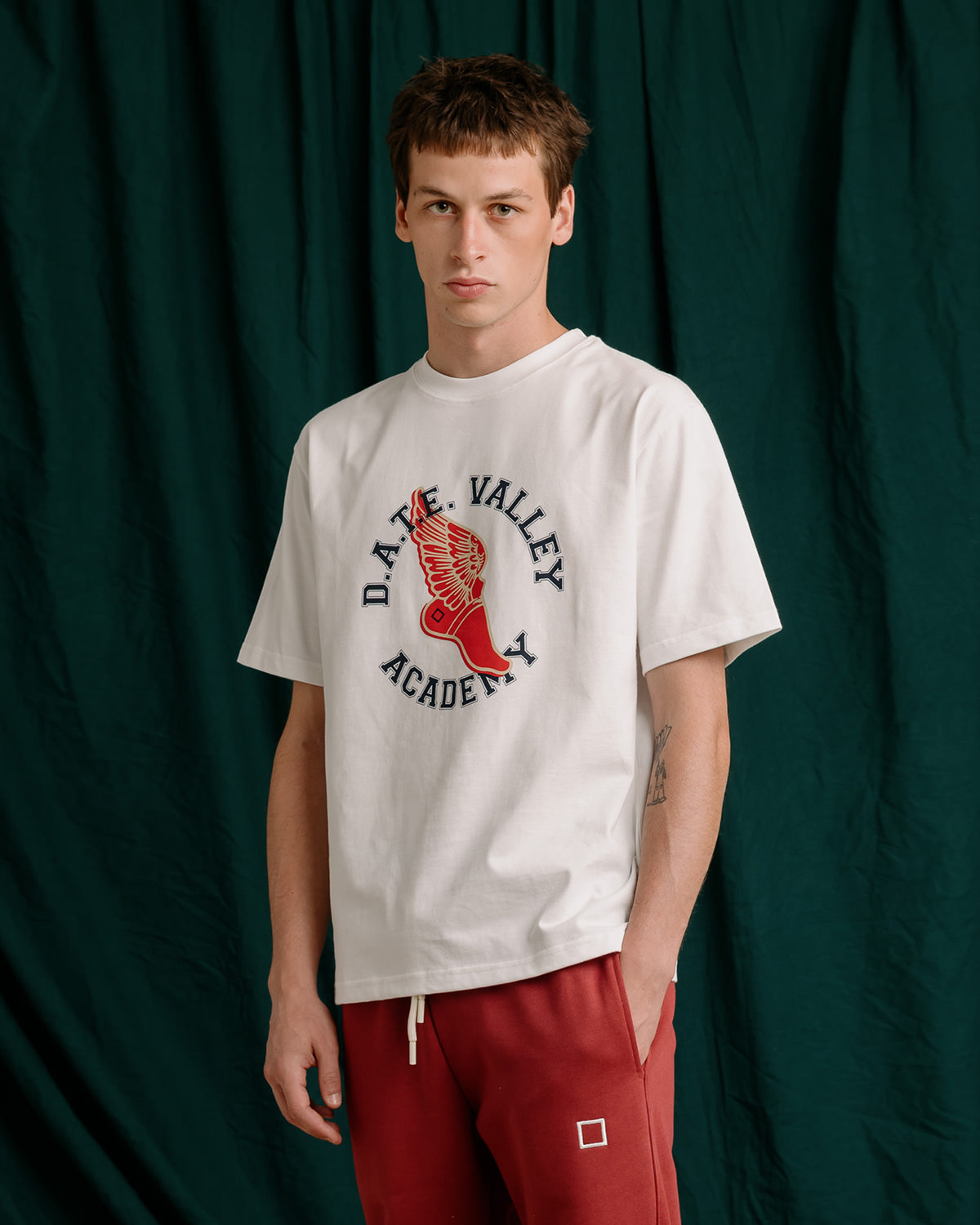 D.A.T.E.: T-SHIRT VALLEY ACADEMY IVORY