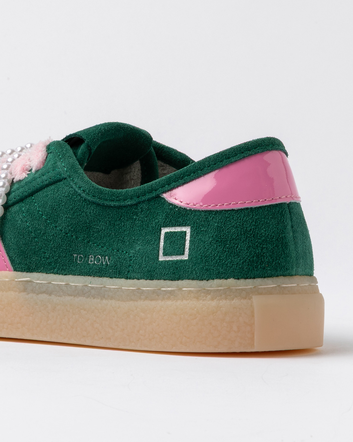 D.A.T.E.: TENDER BOW GREIT