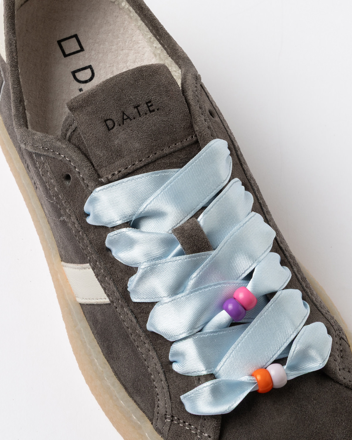 D.A.T.E.: TENDER BOW GREY