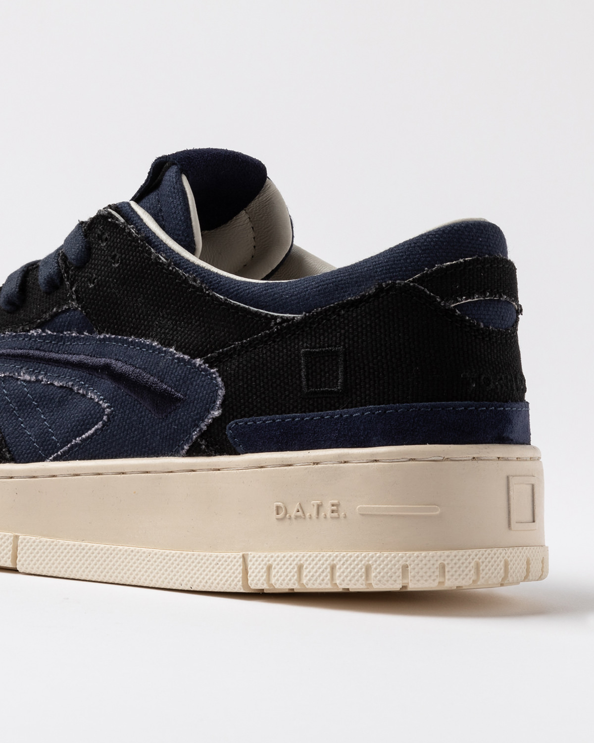 D.A.T.E.: TORNEO FRINGED BLUE