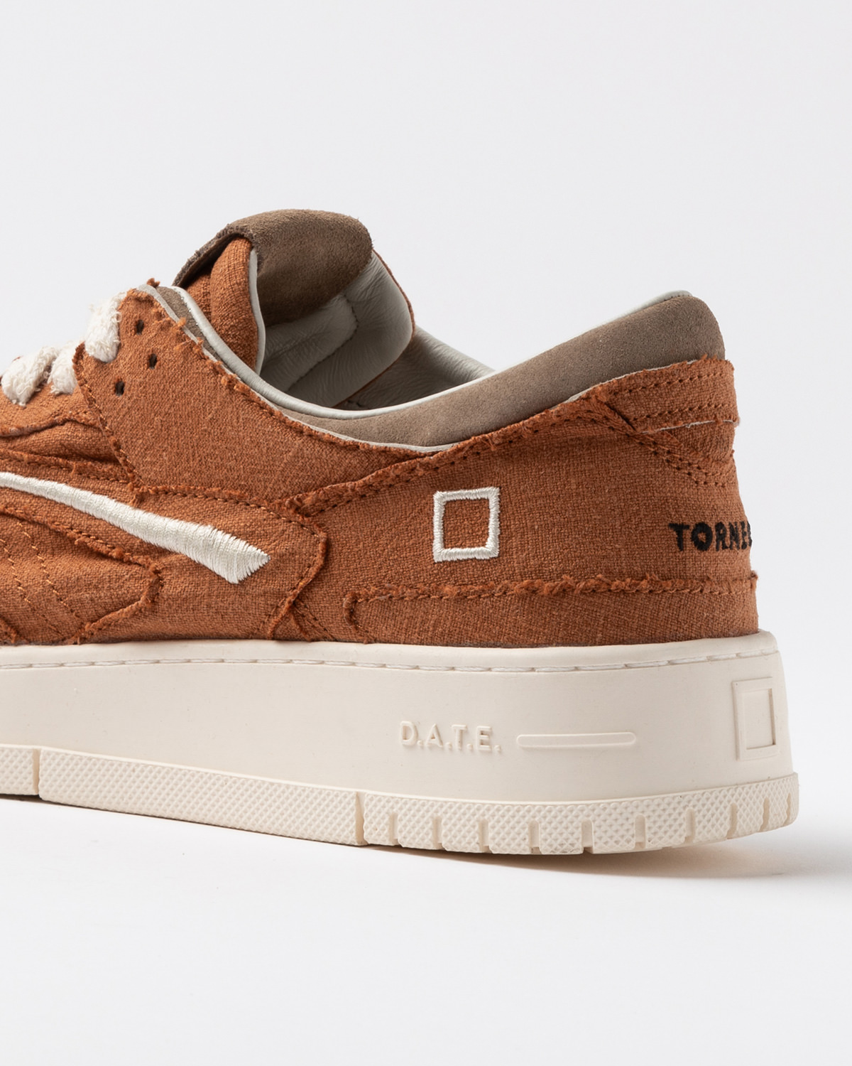 D.A.T.E.: TORNEO FRINGED CUOIO