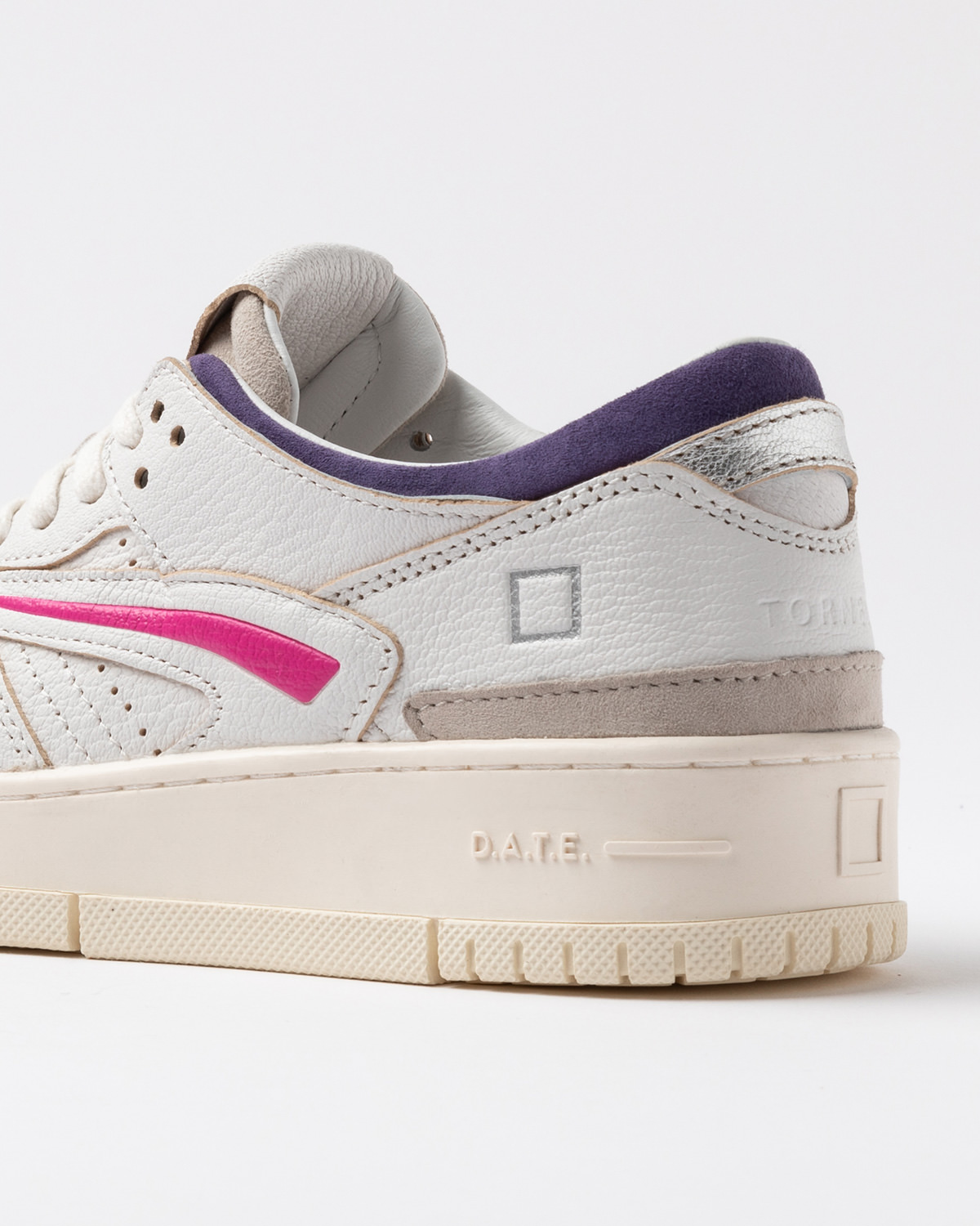 D.A.T.E.: TORNEO NATURAL WHITE-FUXIA