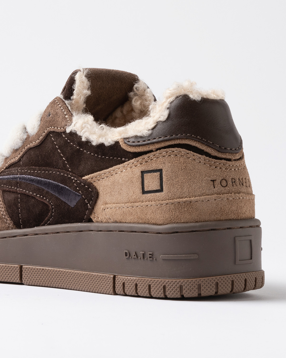 D.A.T.E.: TORNEO PURE MONO CHOCOLATE