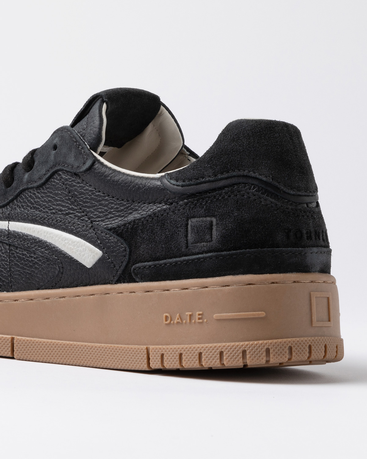 D.A.T.E.: TORNEO PURE NATURAL BLACK