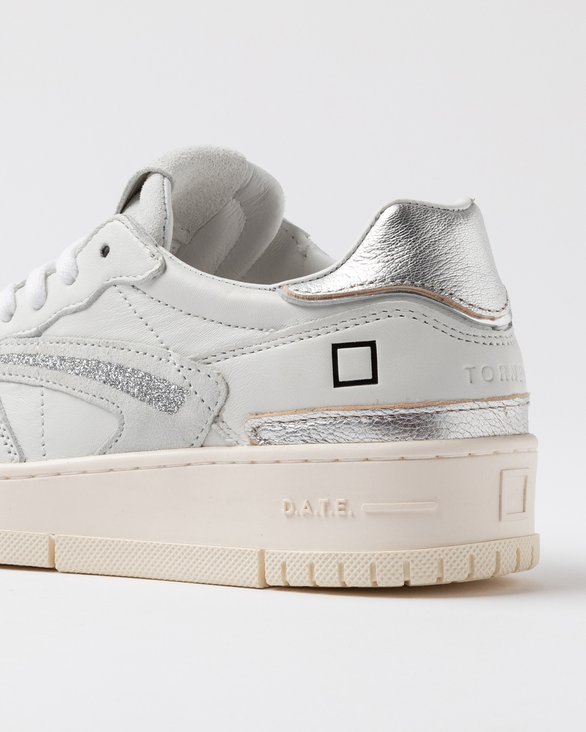 D.A.T.E.: TORNEO PURE SHINY WHITE-SILVER