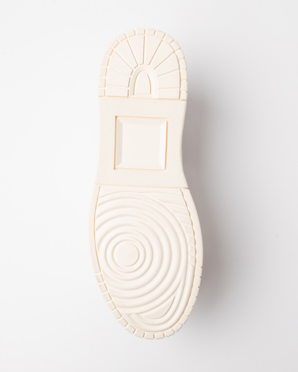 D.A.T.E.: TORNEO PURE STUDS WHITE