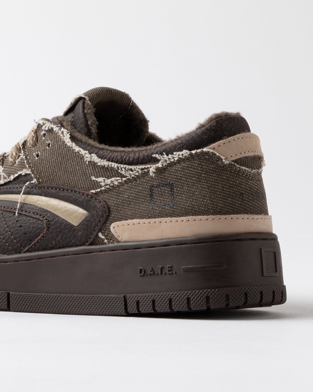 D.A.T.E.: TORNEO TEXTILE BROWN