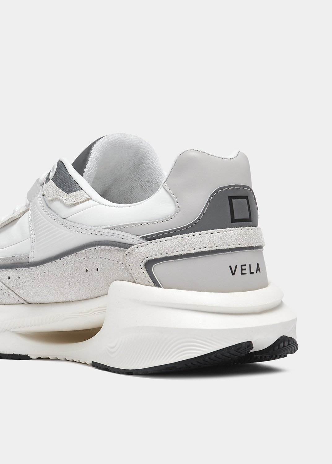 D.A.T.E.: VELA MONO WHITE